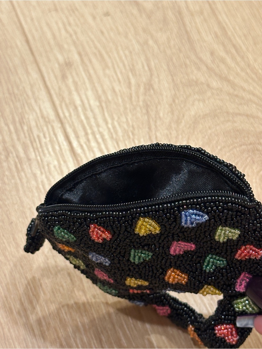 Mini Beaded Heart Wallet - Picture 5 of 7